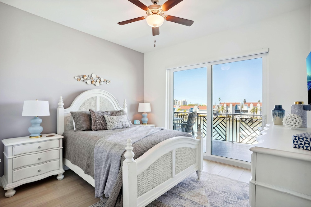 The Harbor Condo 305 - Premier