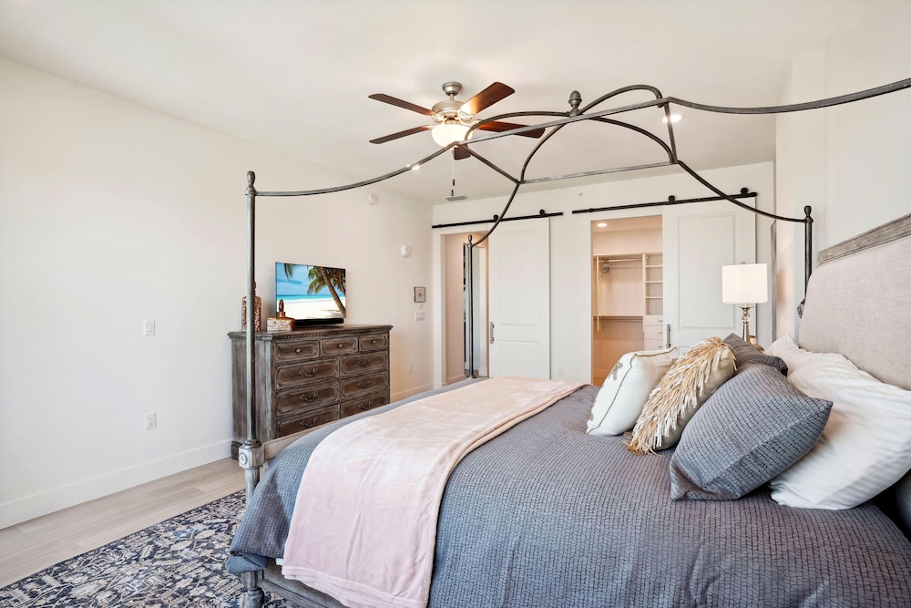 The Harbor Condo 305 - Premier