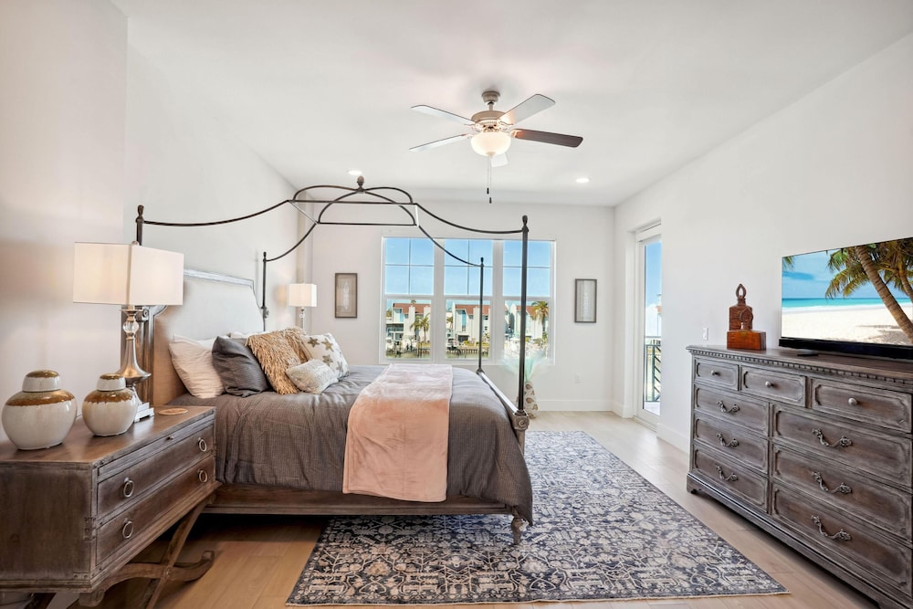 The Harbor Condo 305 - Premier