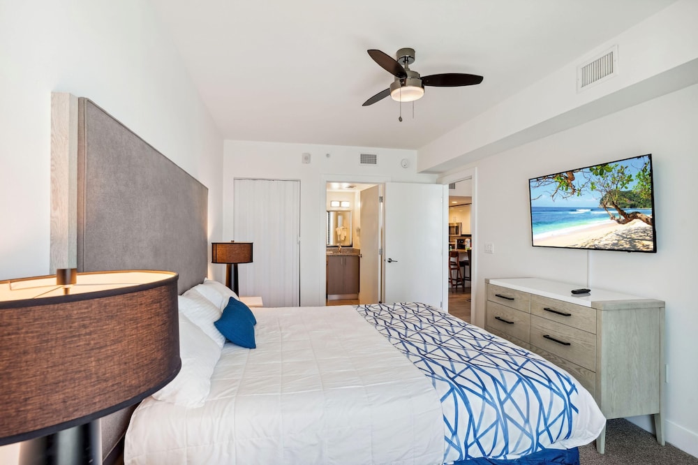 Oceana 301 East