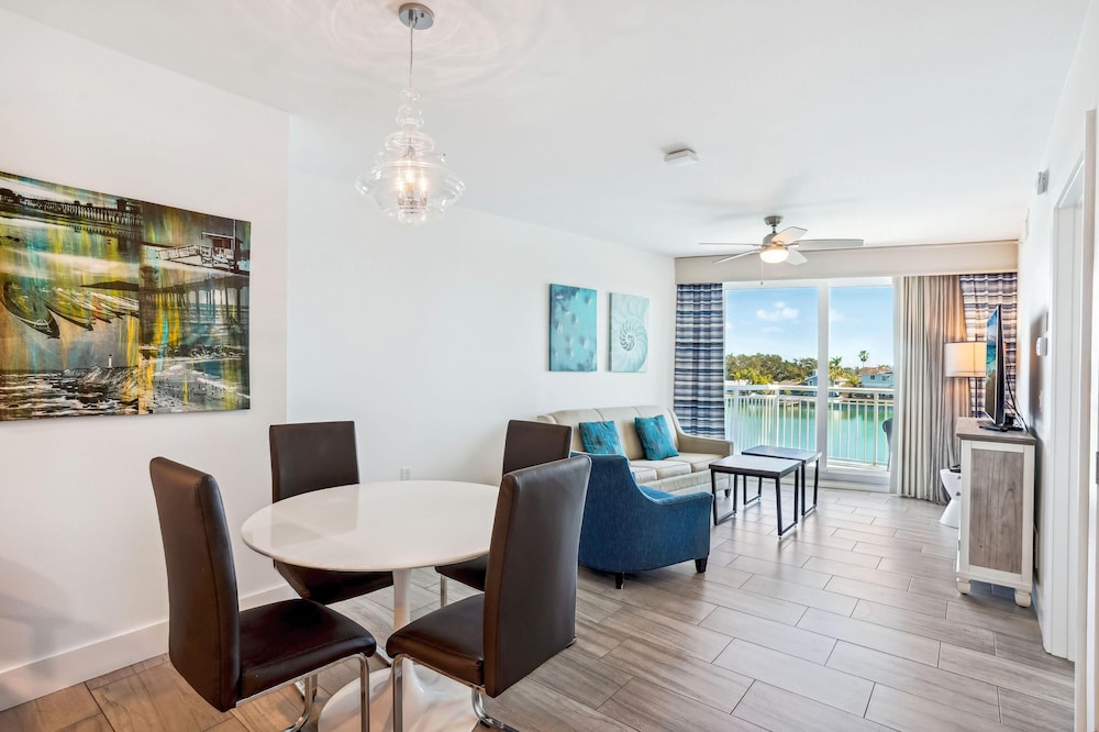 Oceana 301 East