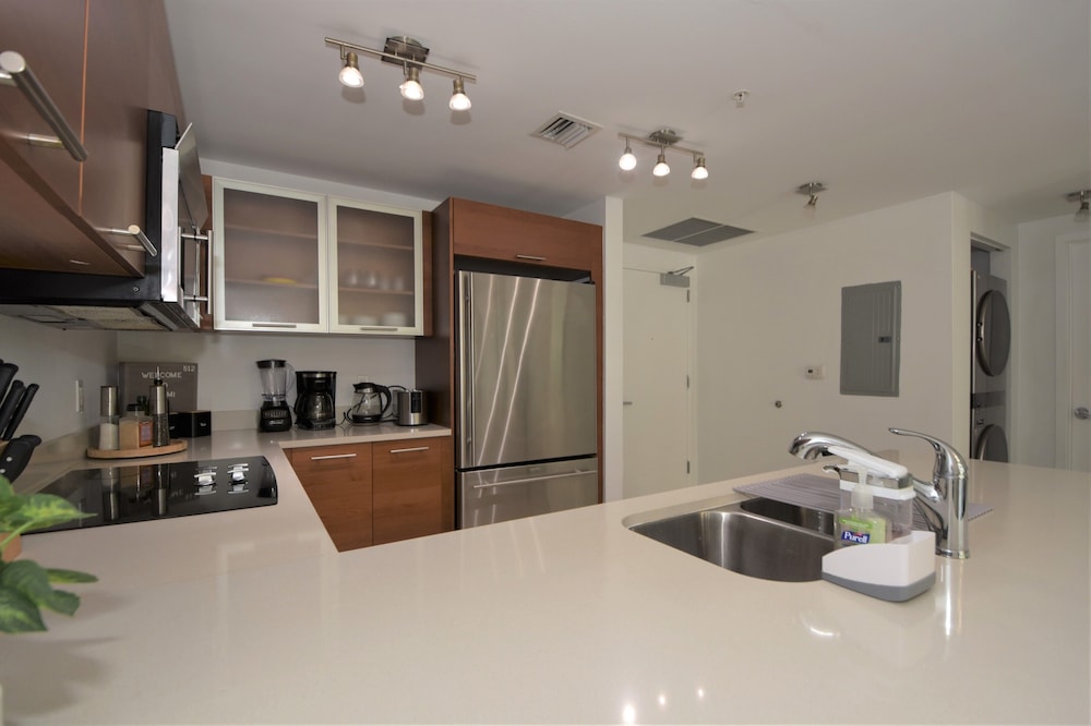 Lovely apt in the heart Midtown