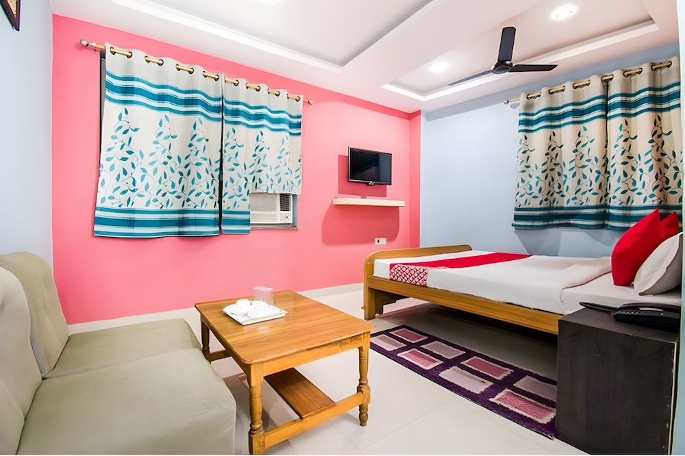 HOTEL PRADHAN INN