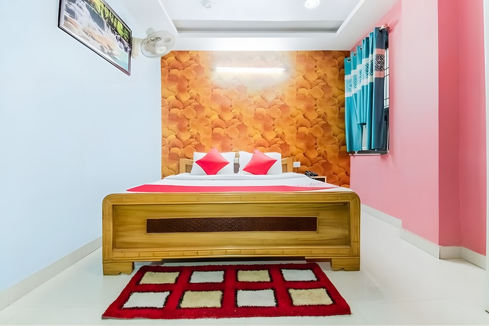 HOTEL PRADHAN INN