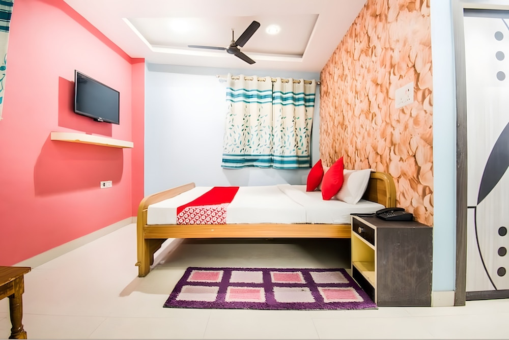 HOTEL PRADHAN INN