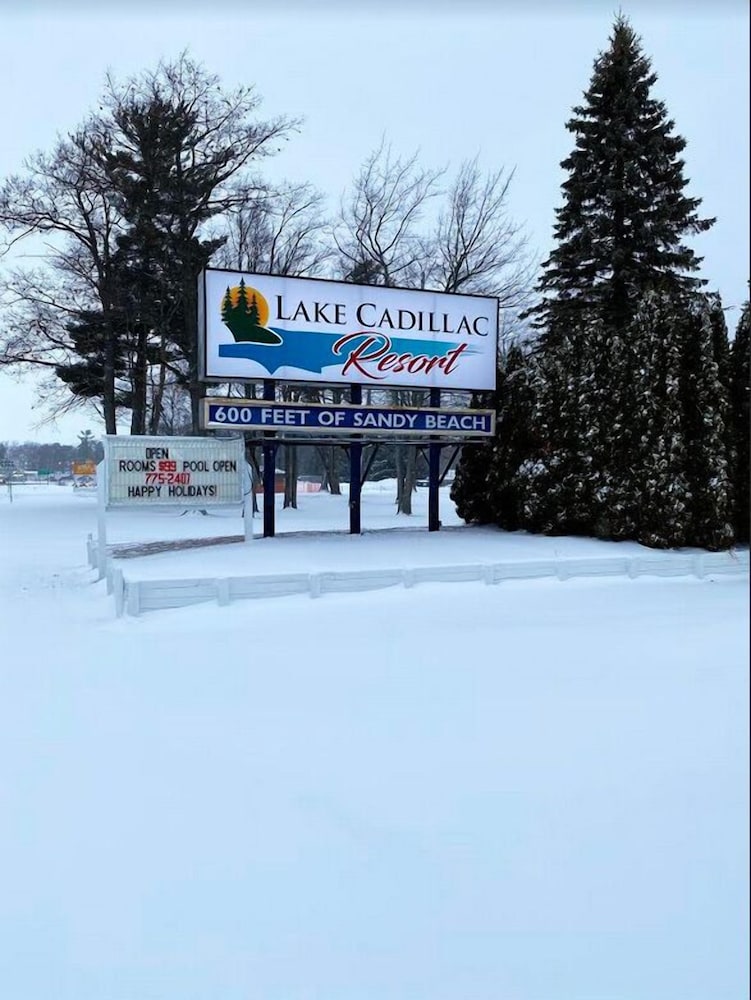 Cadillac Vacations - Lake Cadillac Resort - Property Image 2