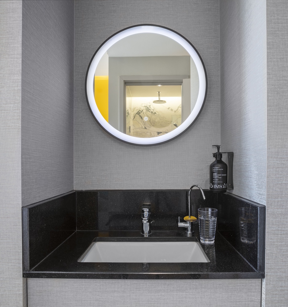 Hotel Mi Rochor 22
