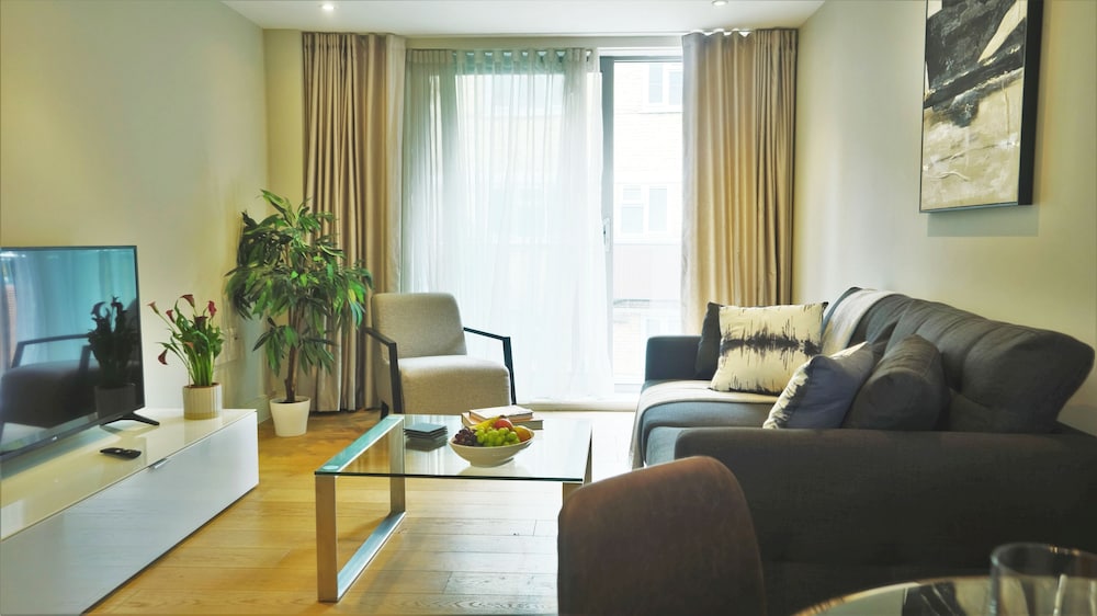 Accomodo London Southbank - Spacious & Elegant Apartments near Big Ben & London Eye