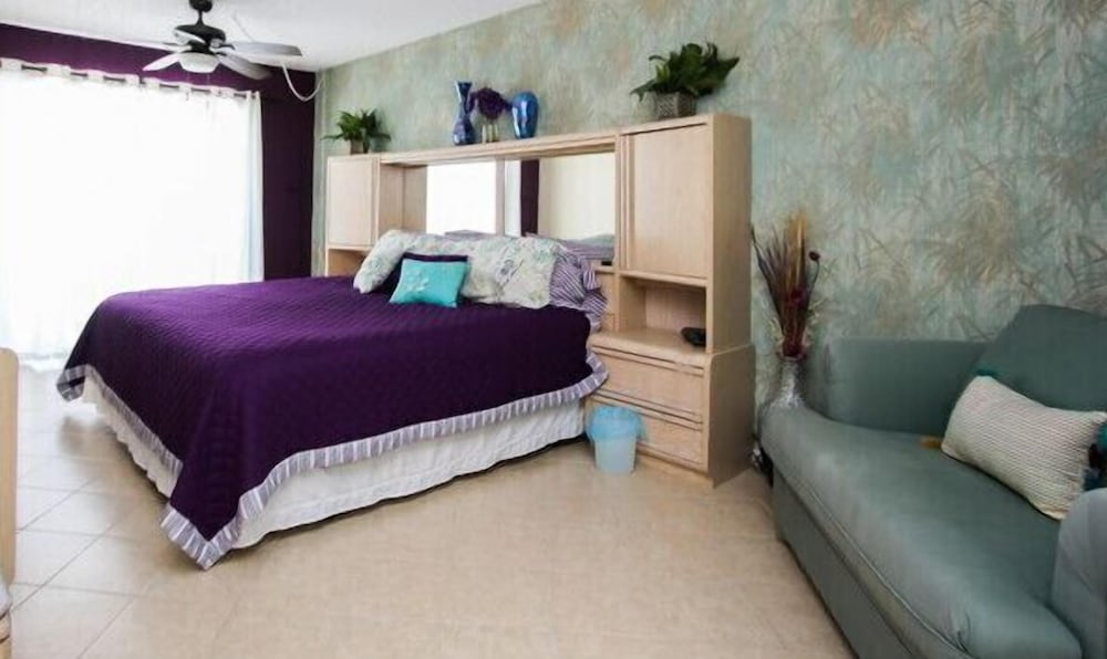Sea Oats Beach Resort by Liberte
