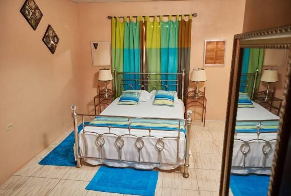 B's Guest House