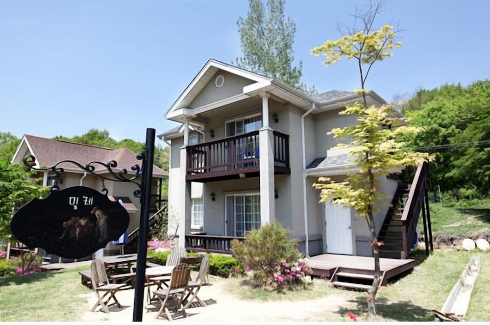 Yongin Doongji Art Village Pension