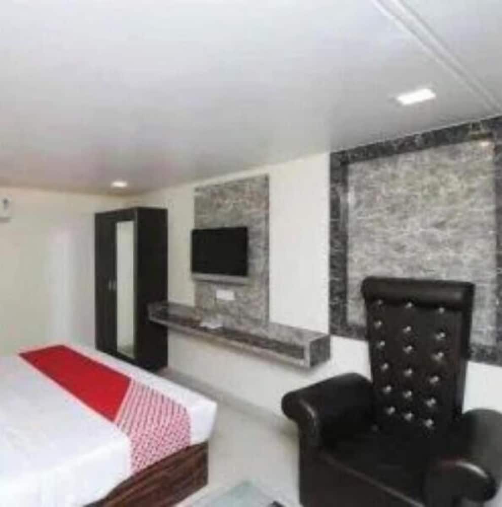 Hotel LR Regency