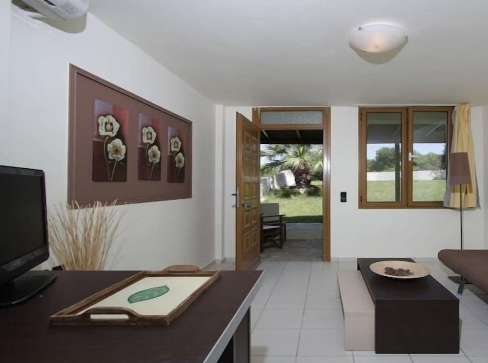 Agnanti Suites