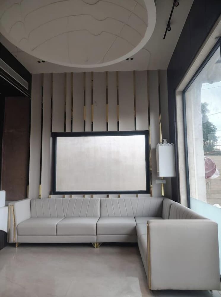 Hotel Tanishka INN