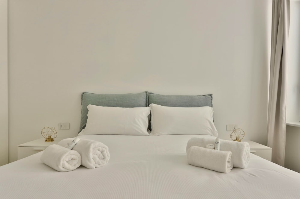 Elegant 2-bed apt in the Centre of Milan