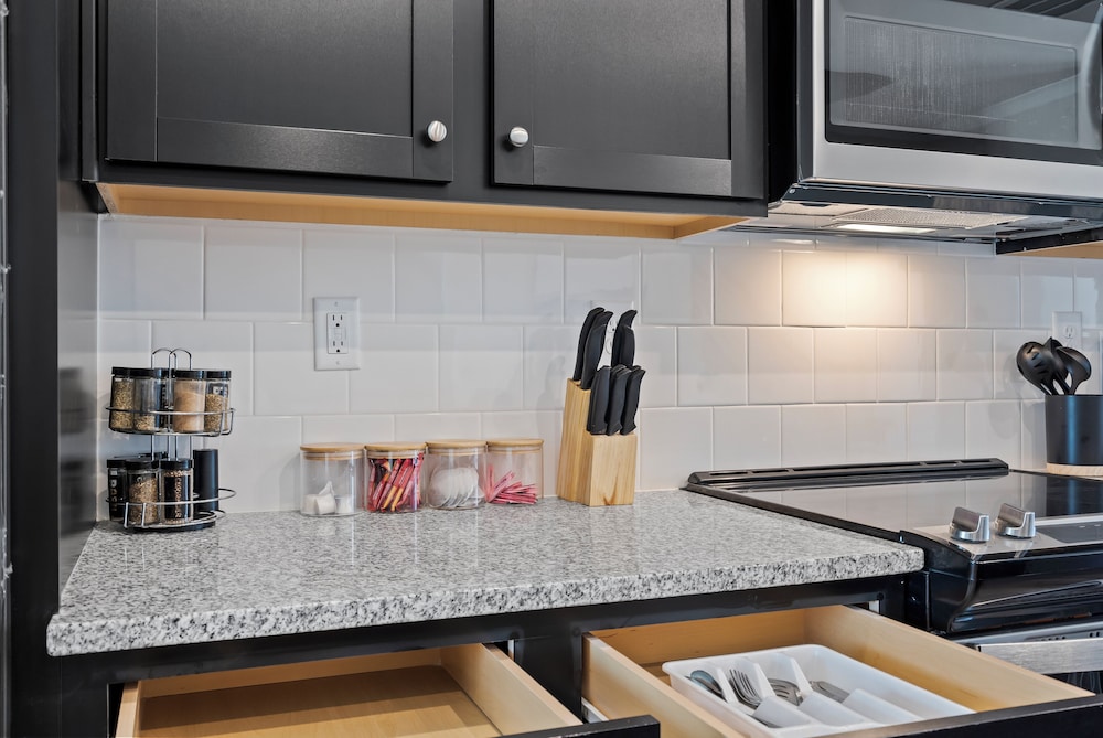 Luxe King 4BR Townhouse in Uptown CLT
