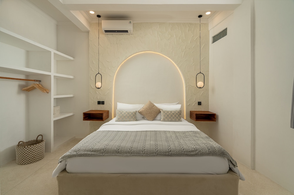 Casa Amor by GORO