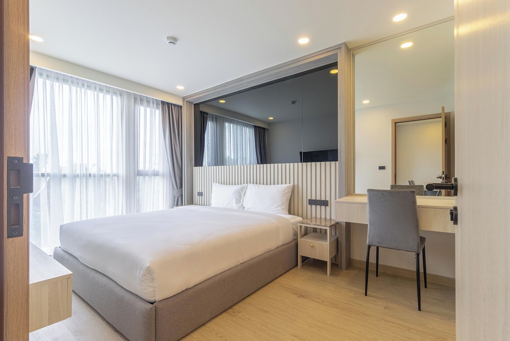 New Condo Near Phuket Beach Clubs C227