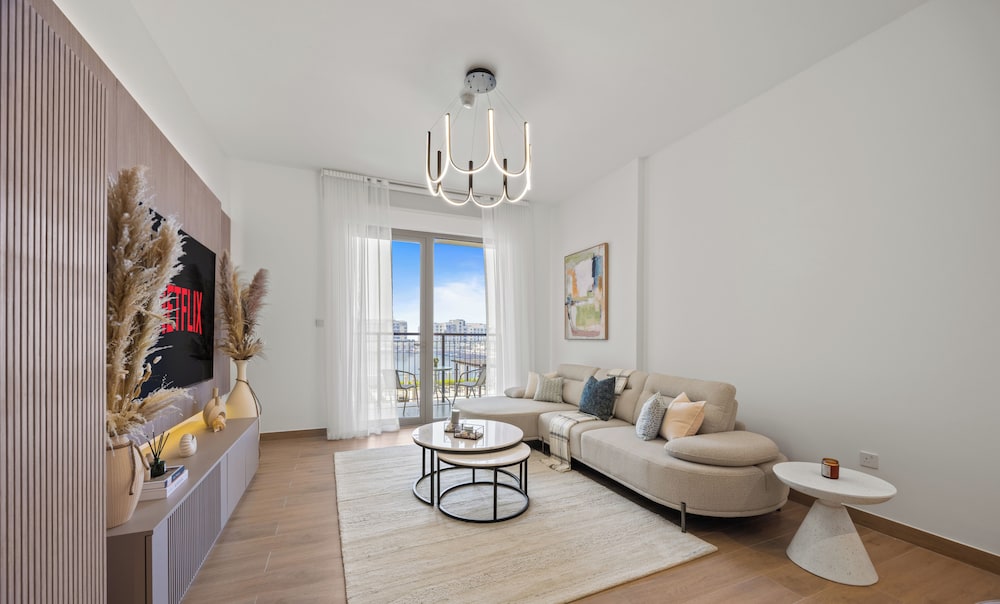 Boho Bayfront 1BR La Sirene Seaport View