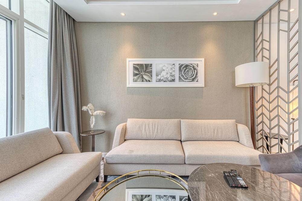 PVH - Stylish 1BR - Damac Prive