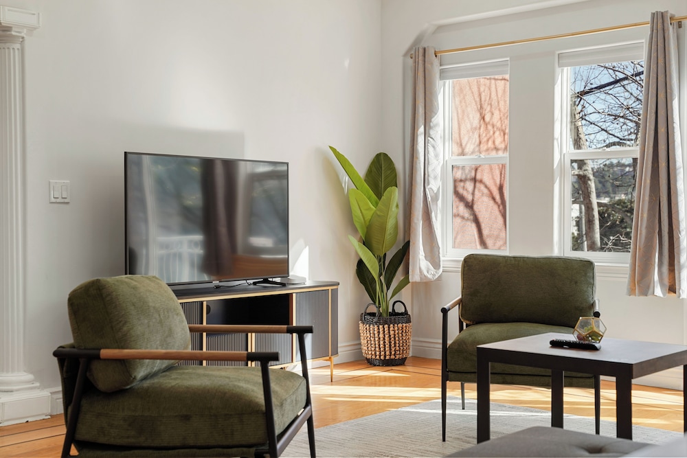 3BR Flat Near Chase Ctr & Downtown SF