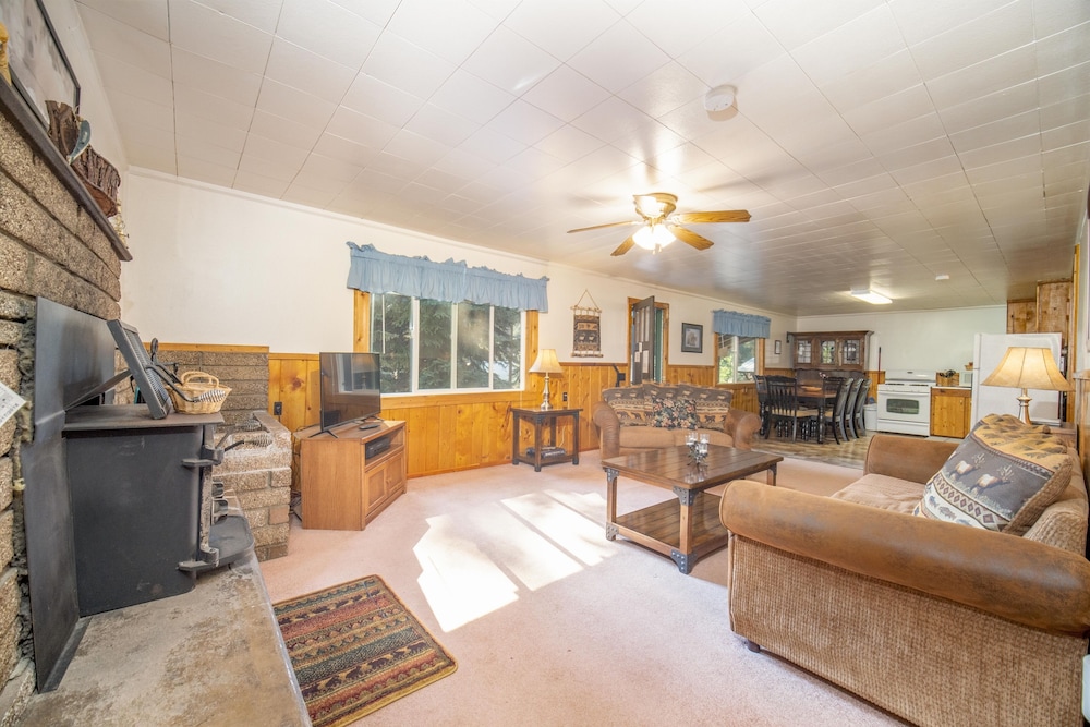 Bear Paw Lodge