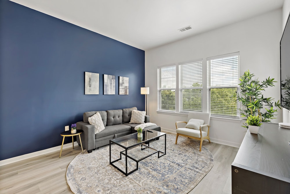 ROVE LIVING/KB - Midtown205
