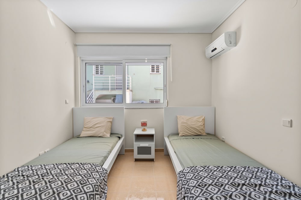 Nikiana Beach Modern Apartment