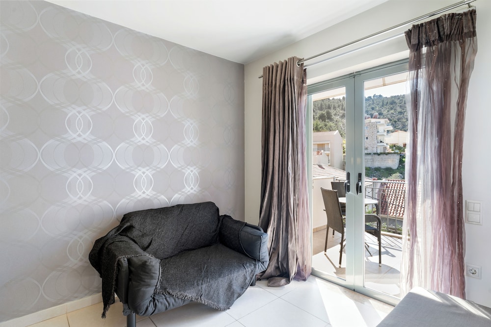 Aerinon Guesthouse