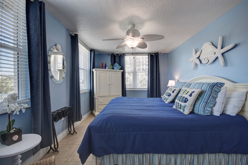 Clearwater Beach Suites 201 2 Bedroom Condo by RedAwning - Image 5