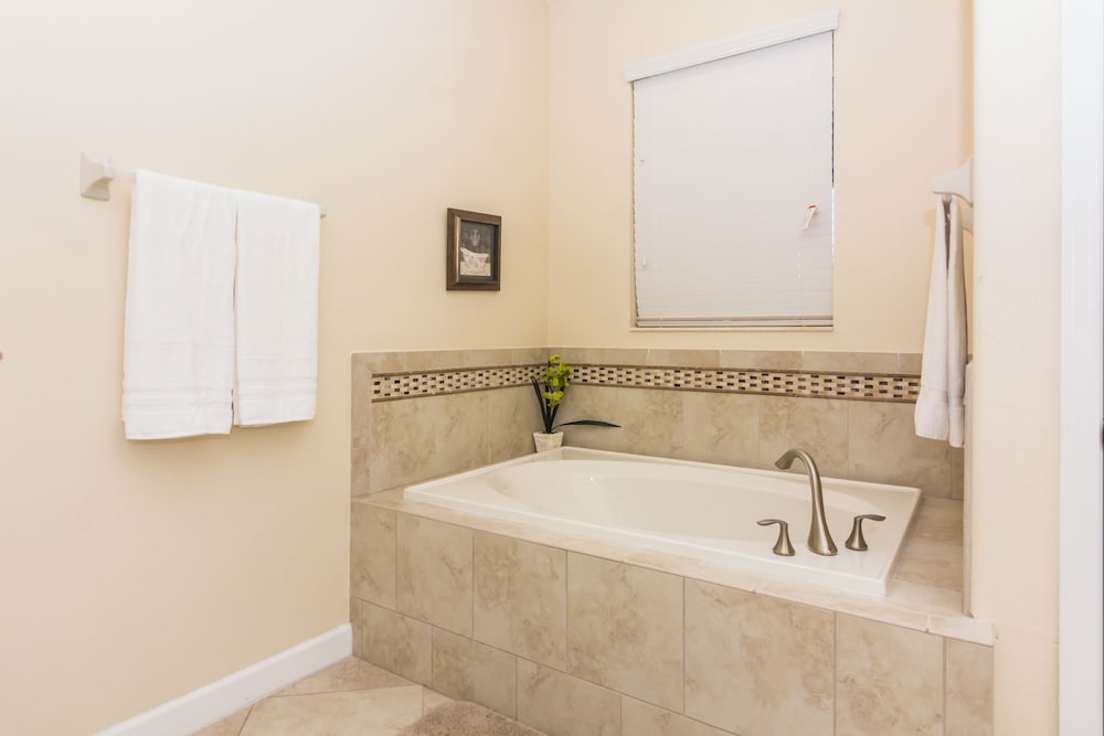 Deluxe 7Bd With Pool Close to Disney CG 1406 view 5