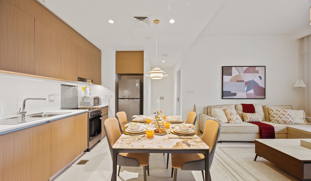 Urban Glam 1 BR in Surf 2-Creek Beach