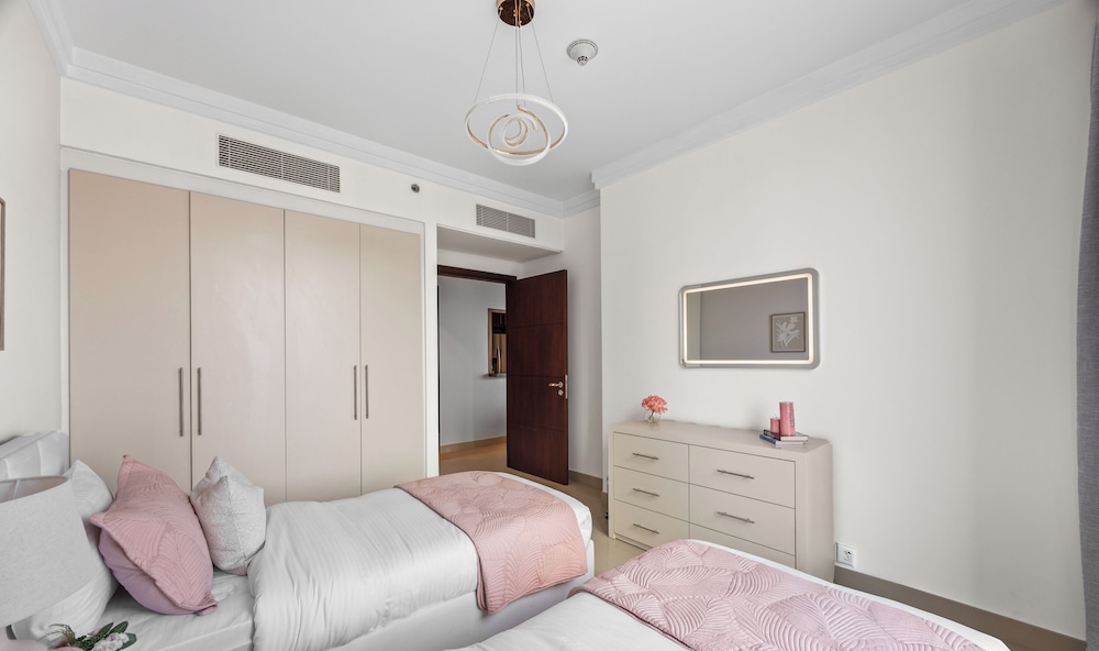 Prestigious 3.5 BR in Boulevard