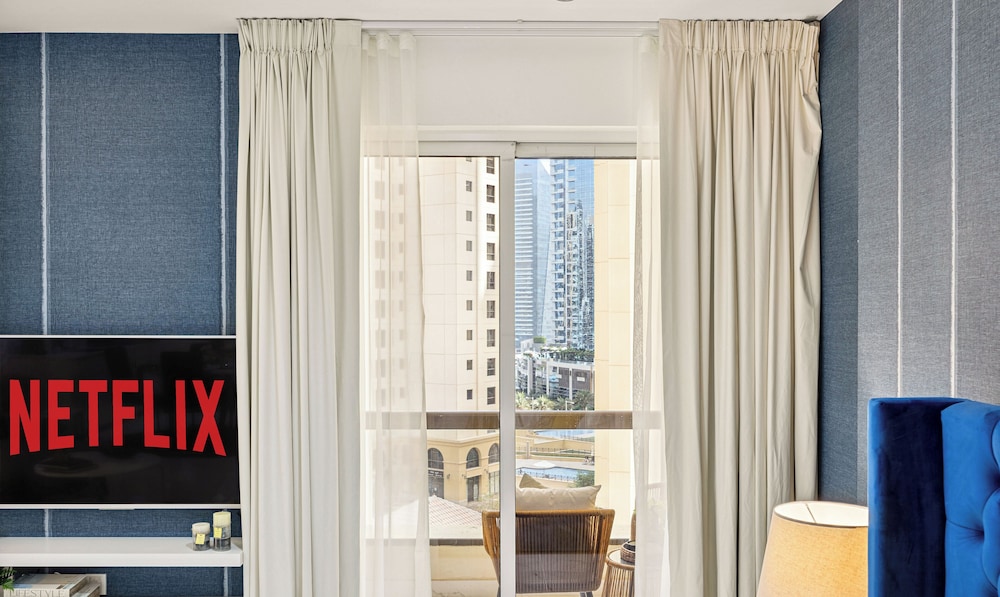 Beachfront Studio JBR Walk Murjan 2