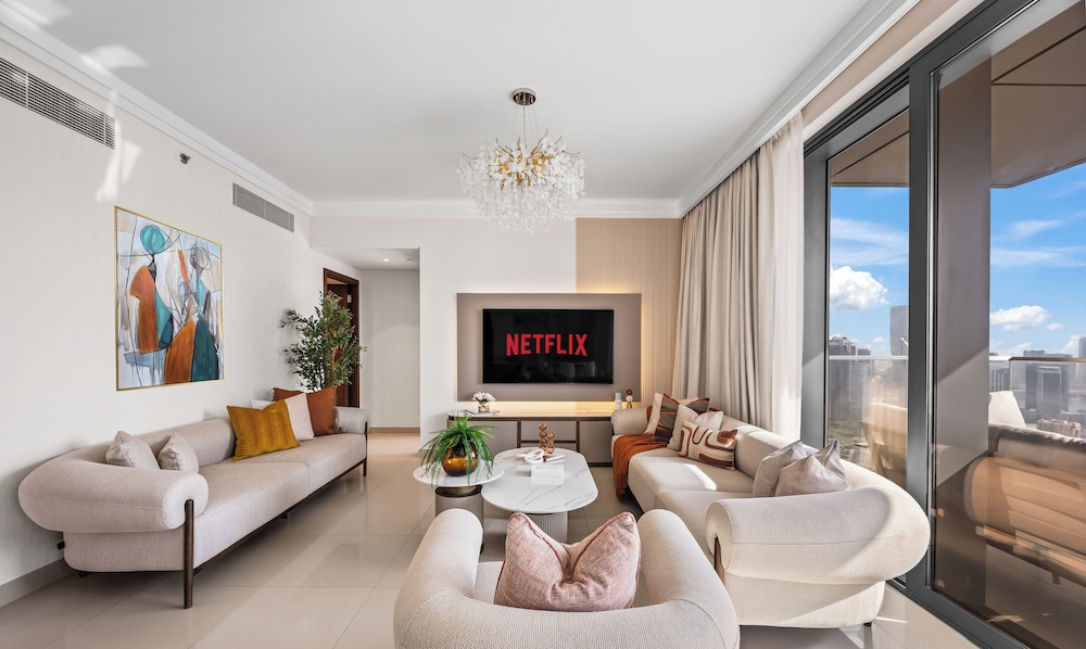 Prestigious 3.5 BR in Boulevard