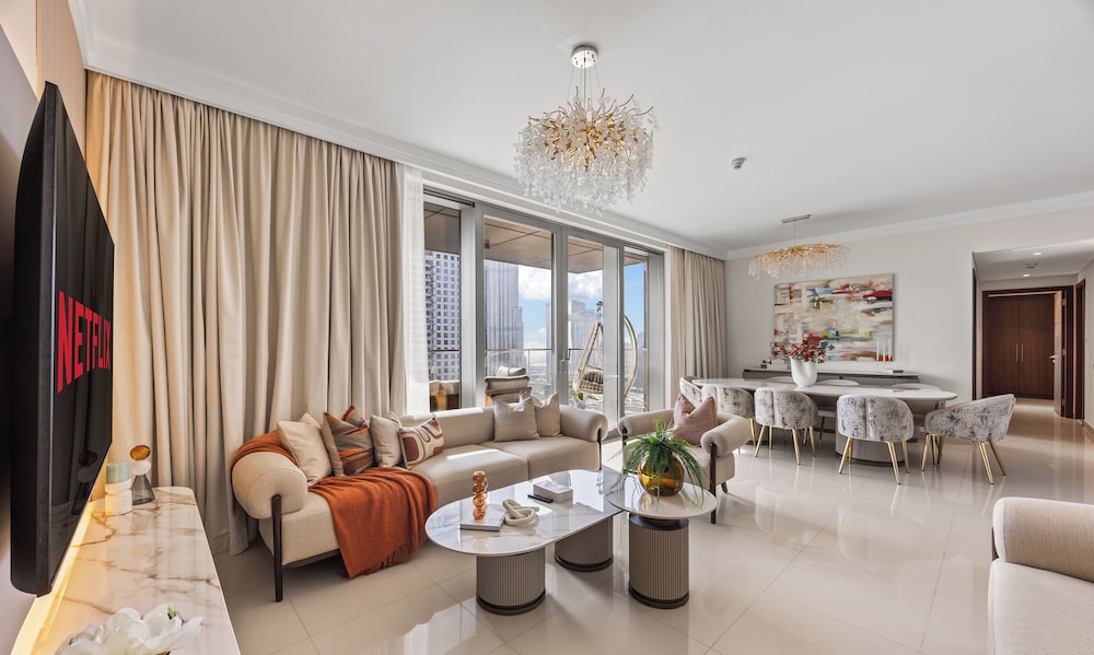 Prestigious 3.5 BR in Boulevard
