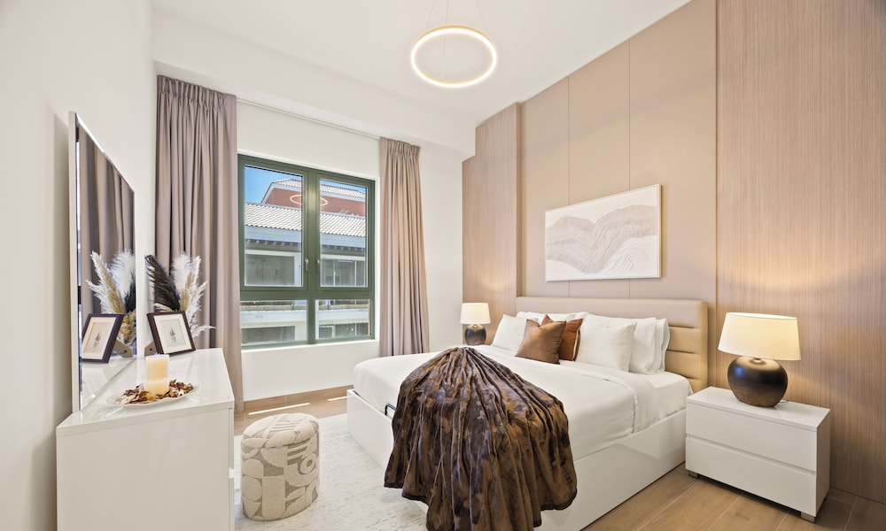 Portside Bliss La Mer 1 BR with Sea View