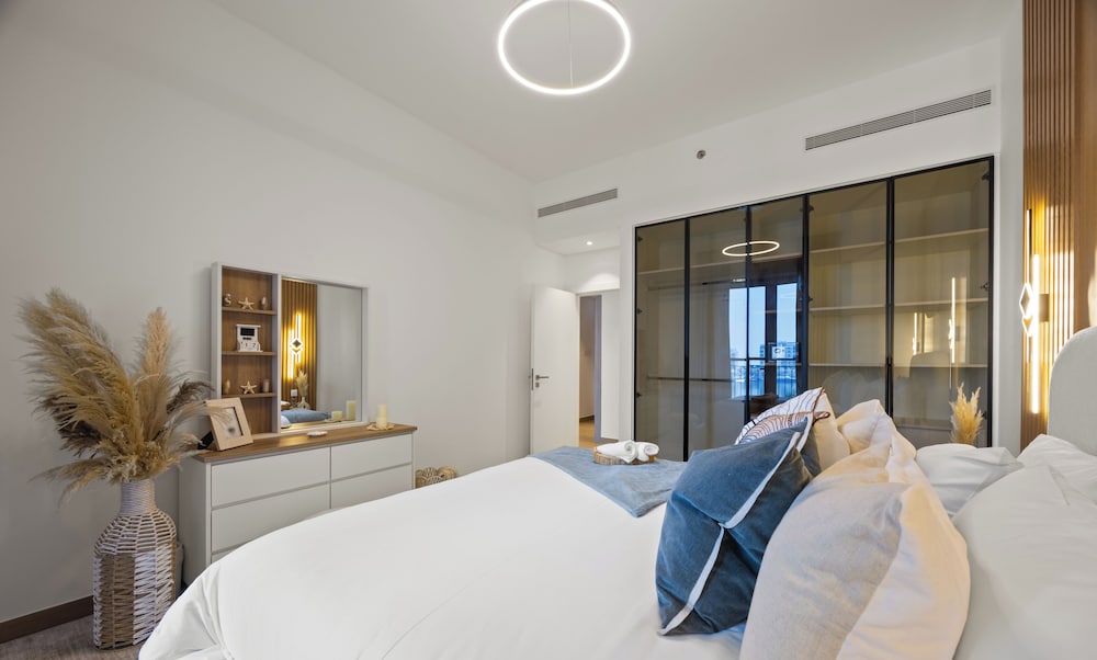 Boho Bayfront 1BR La Sirene Seaport View