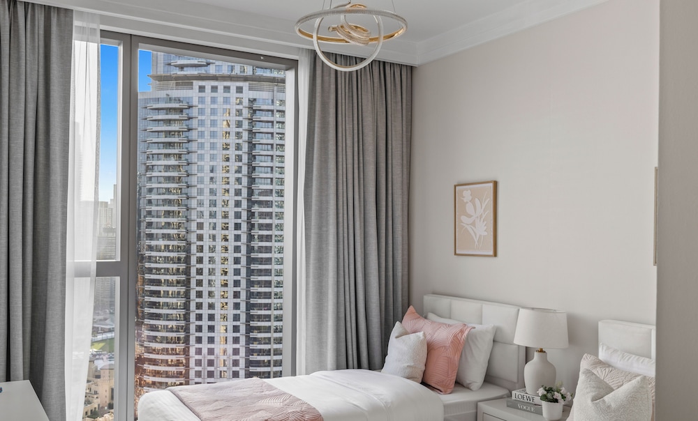 Prestigious 3.5 BR in Boulevard