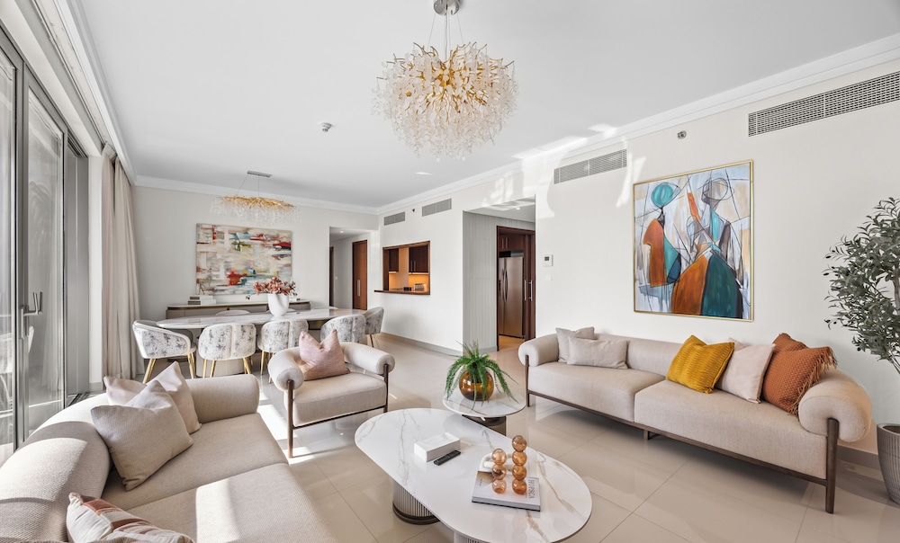 Prestigious 3.5 BR in Boulevard
