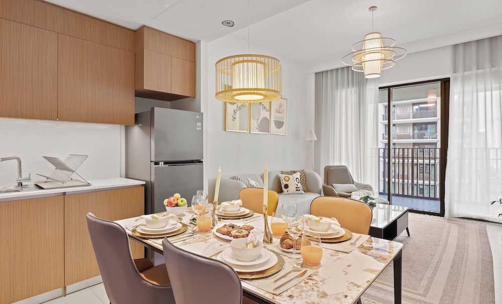 Earthy Elegant 1BR Surf 2 Creek Beach