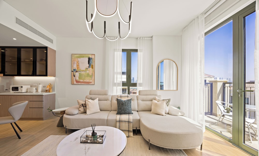 Bayfront 1BR in La Sirene 2 Seaport View