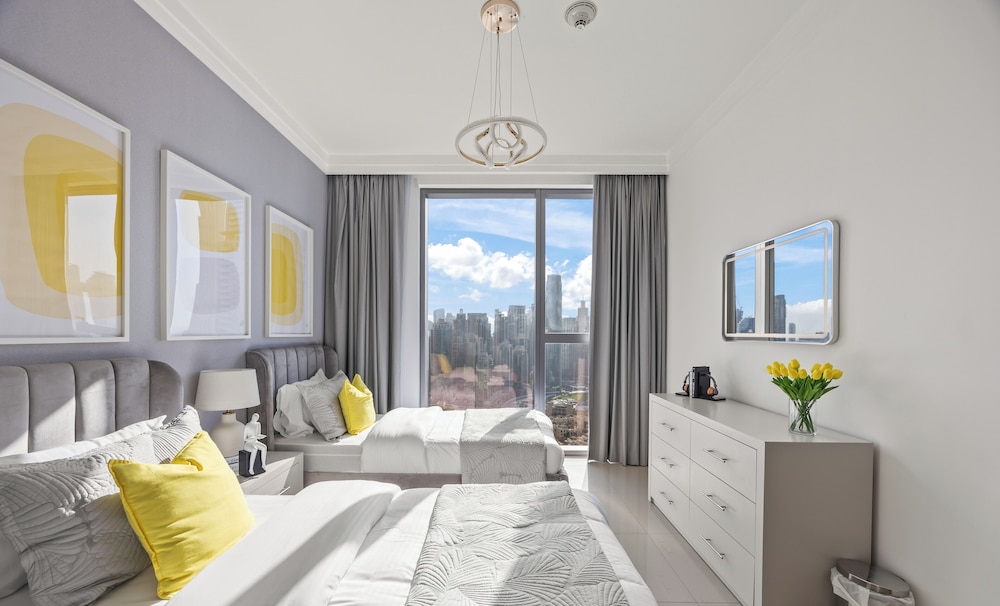 Prestigious 3.5 BR in Boulevard