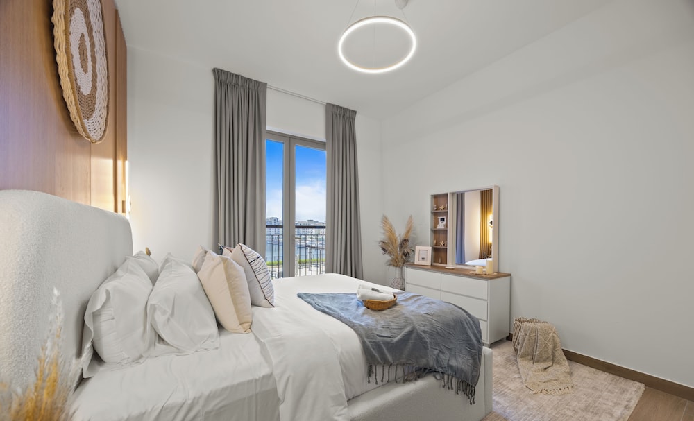 Boho Bayfront 1BR La Sirene Seaport View