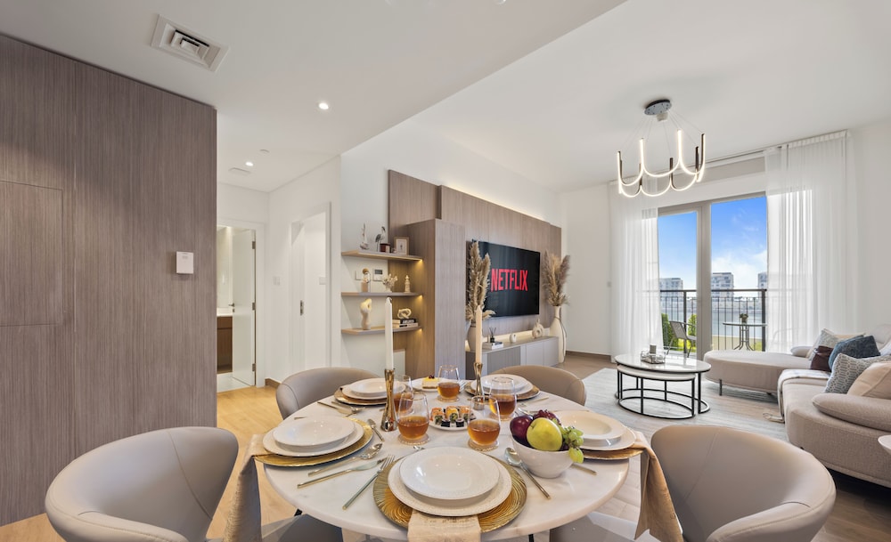 Boho Bayfront 1BR La Sirene Seaport View