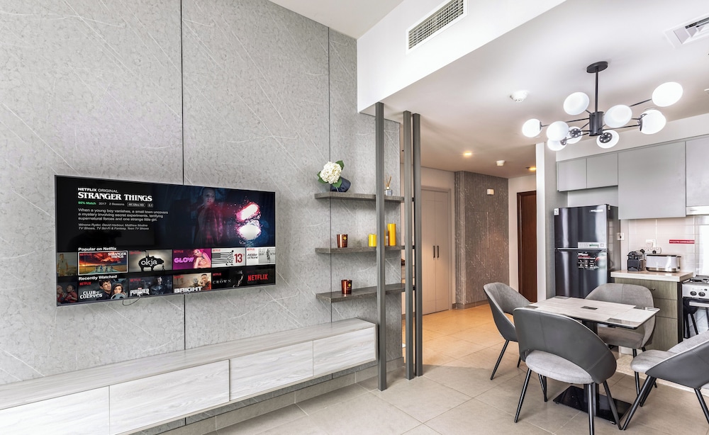 Modern 1BR Forte Near Burj & Mall