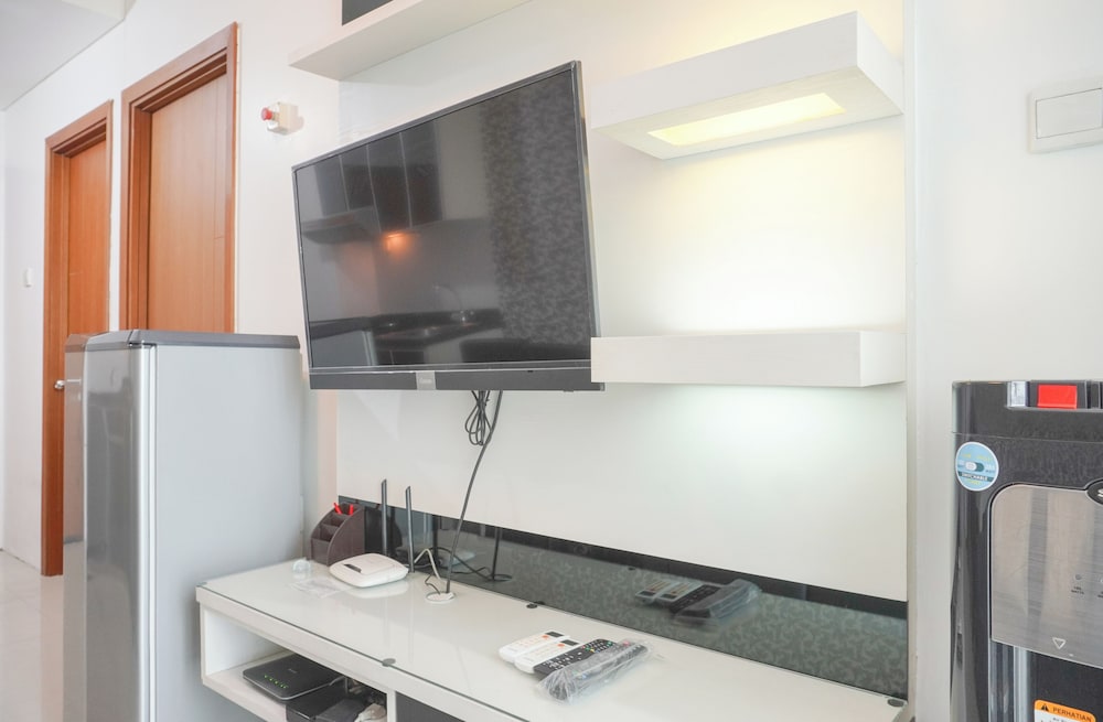 Nice And Comfort 1Br Apartment At Woodland Park Residence