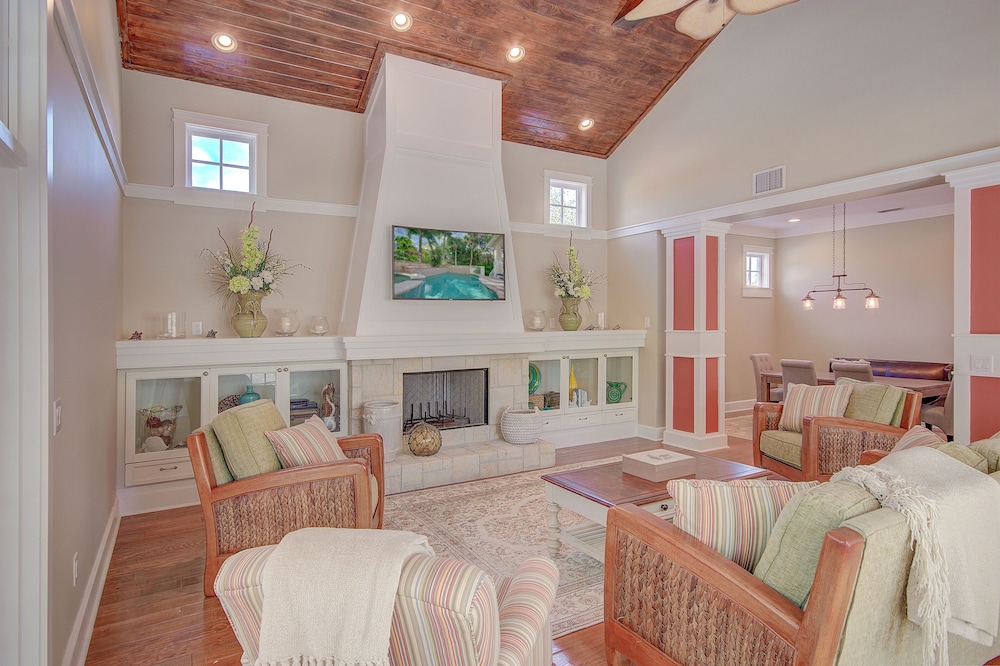 Ultimate Island Getaway - Monthly Beach Rental 4 Bedroom Home by RedAwning - Image 3