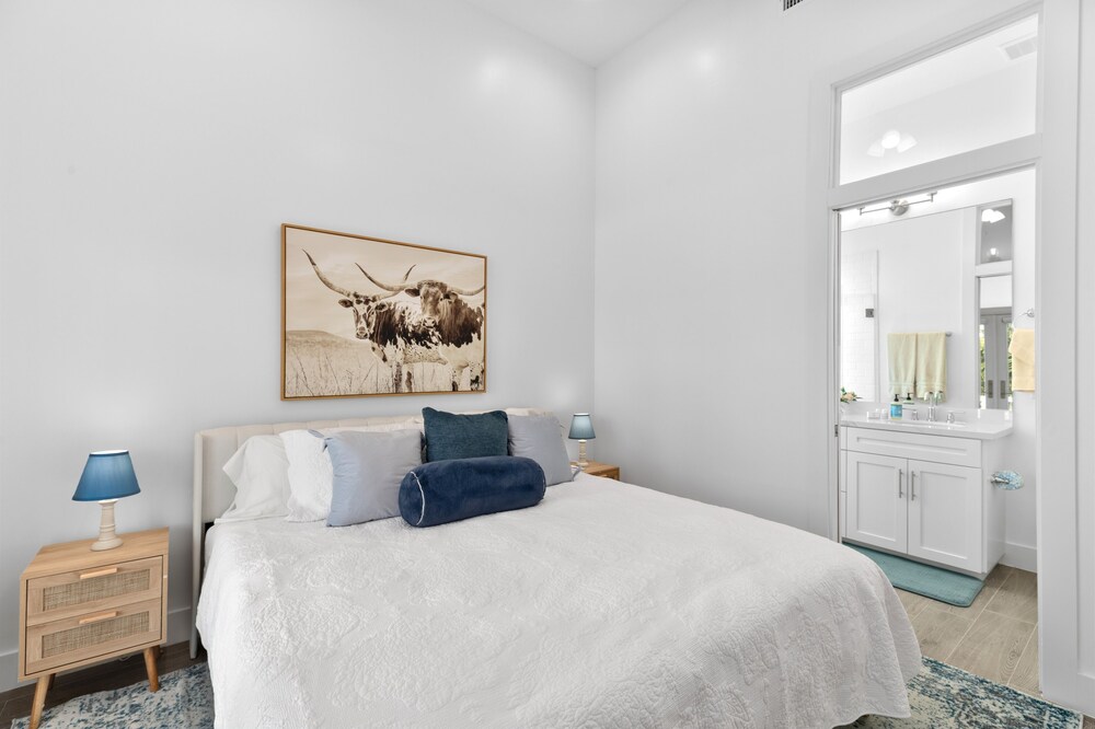 The Scarlett - Private Home At The Shores 3 Bedroom Home