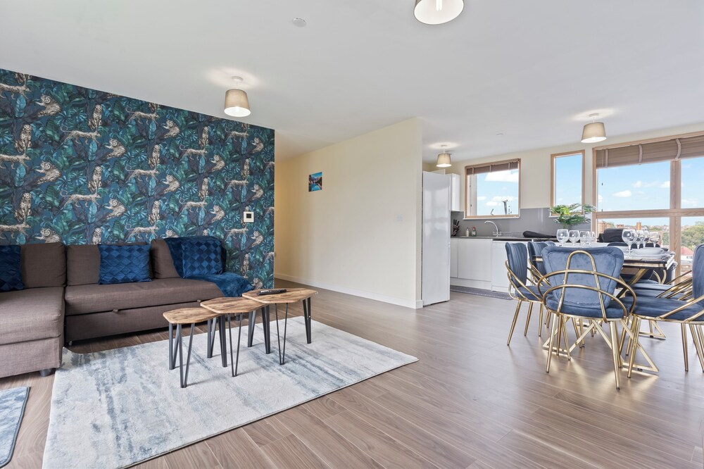 Retreat Private Rooftop 3 Bedroom Apartment